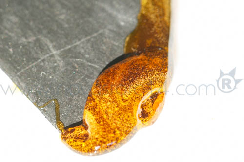 Bho coulant sur un couteau