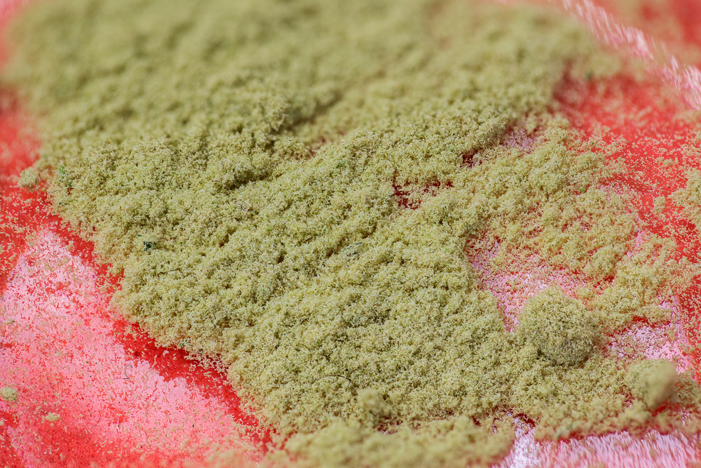 photo macro hash icolator weed